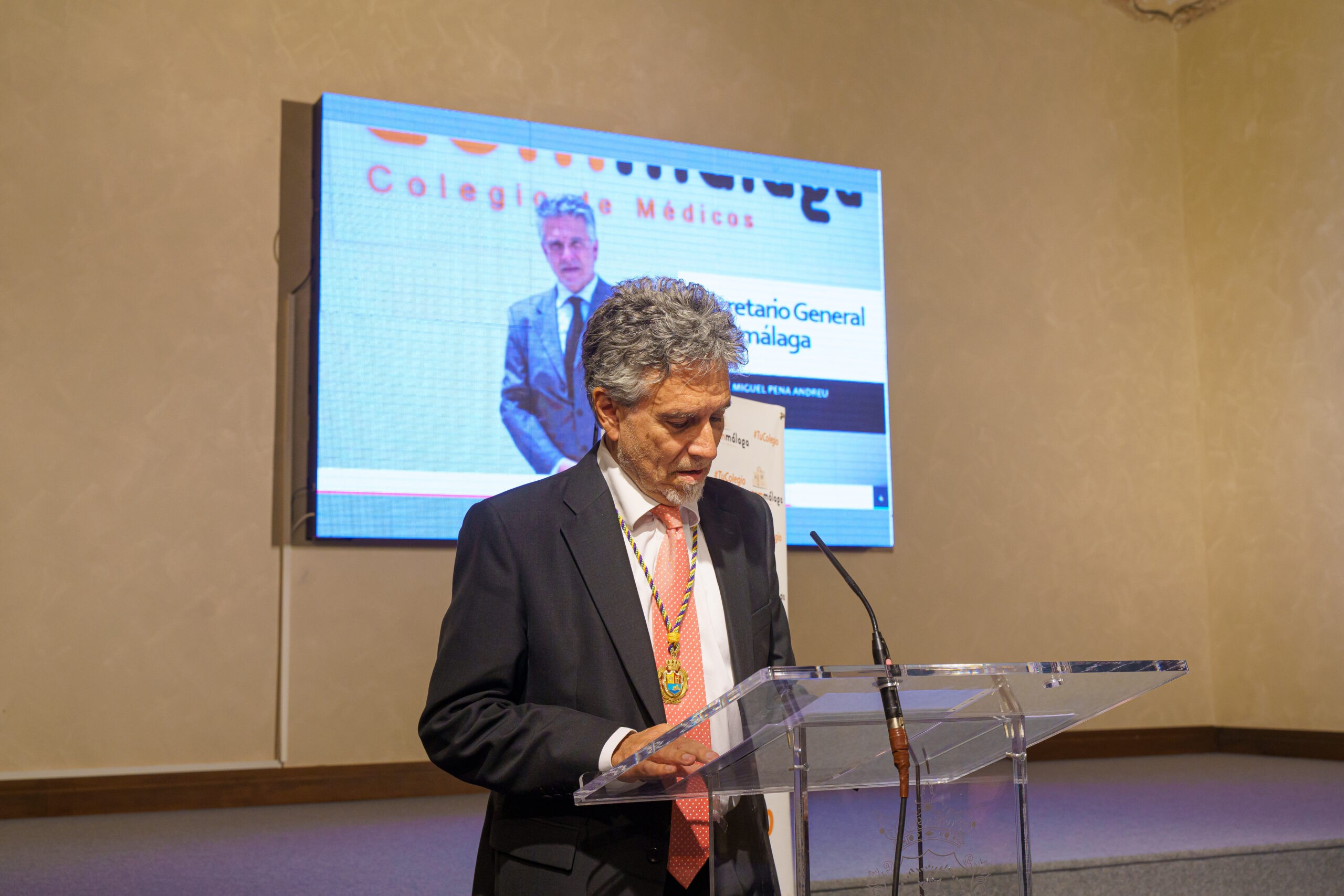 El Colegio reconoce a 15 médicos de Ronda y su comarca